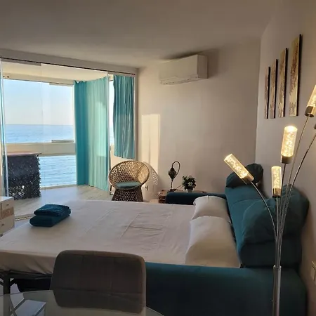 Nuevo El Faro Beach Appartement